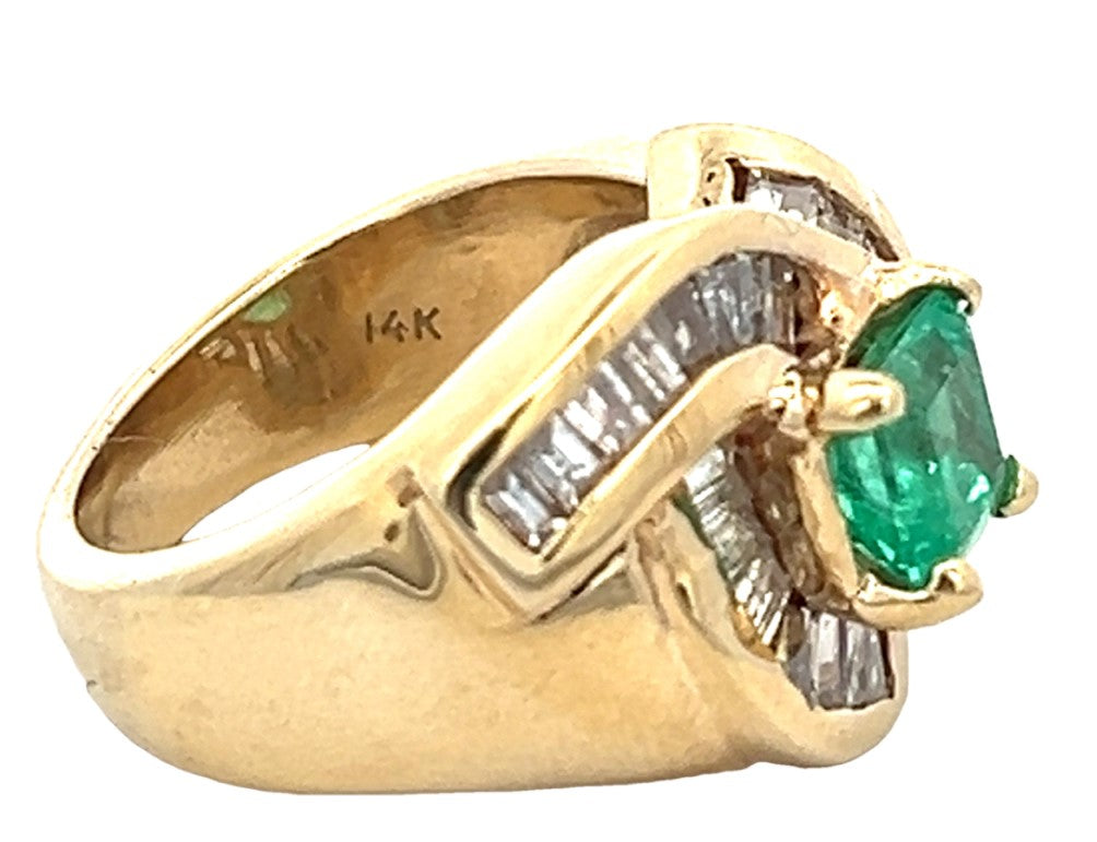 Stunning Emerald Ring