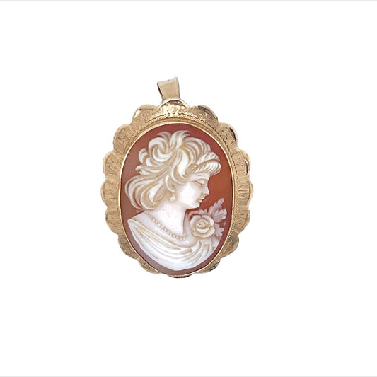 Shell Cameo Beautiful Carving Womes Profile With Yellow Gold Scallop Frame