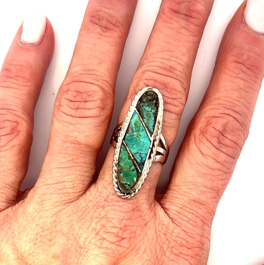 Native American Sterling Silver Ring With Inlay Turquoise Stones.