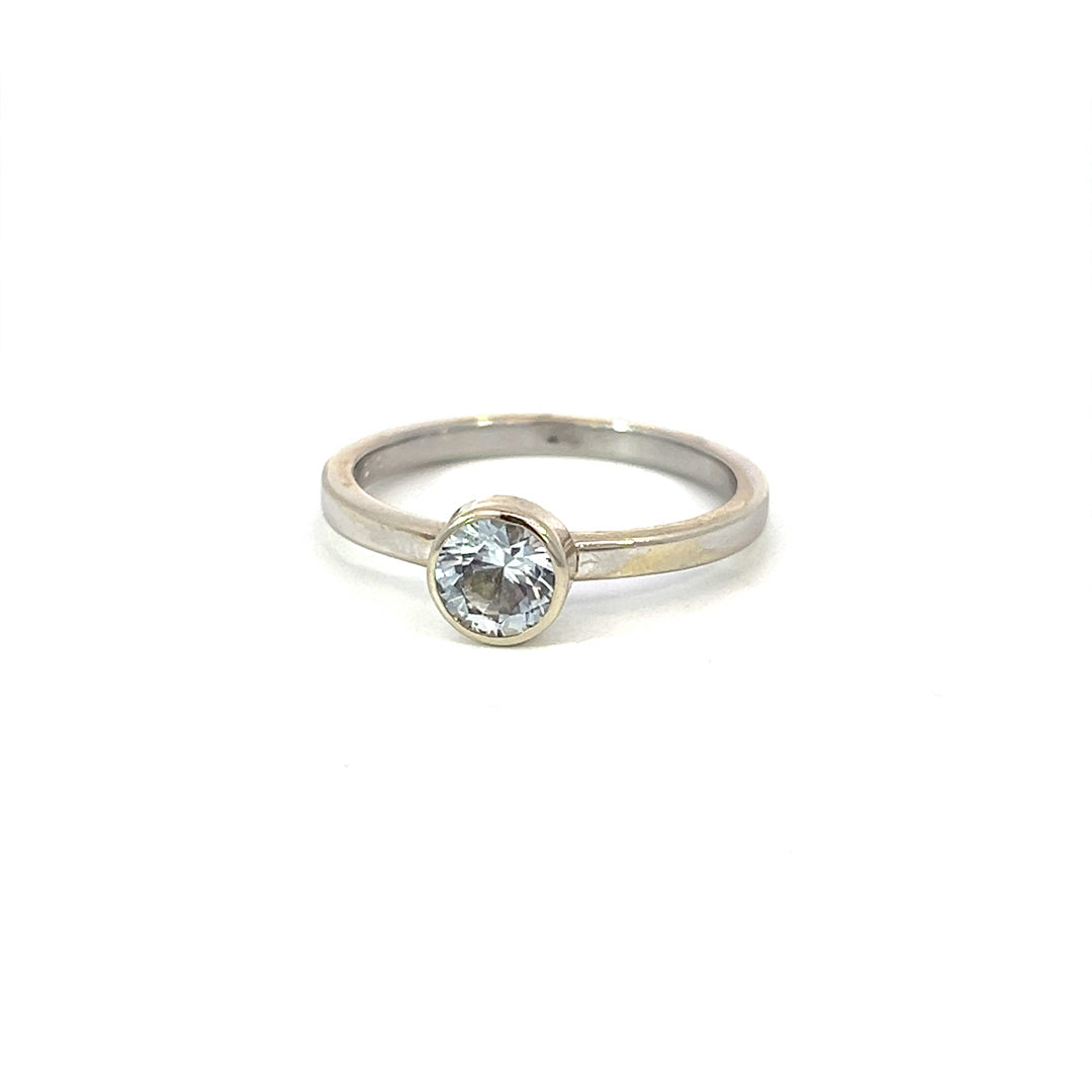 White Sapphhie Gemstone Round Bezel Set Stacking Ring