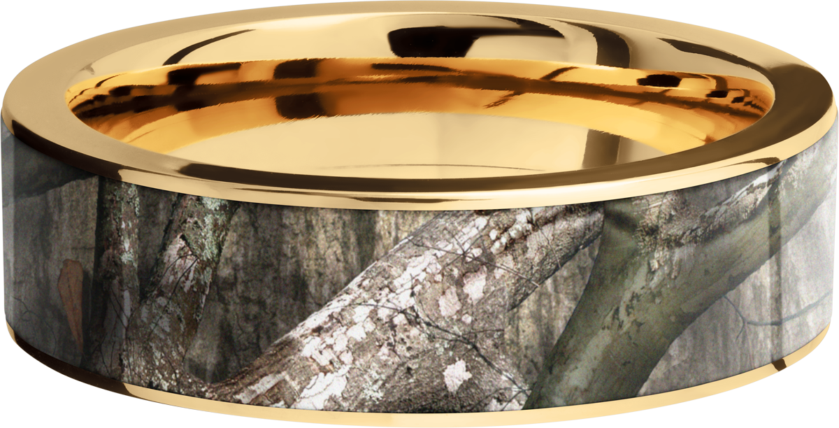 14K Yellow Gold 7mm flat band with a 6mm inlay of Mossy Oak Treestand Camo